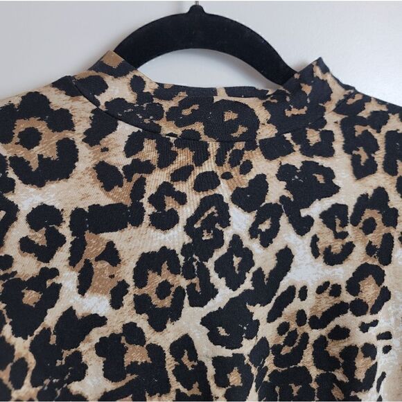 GAZE Cropped Leopard Print Top - Picture 3 of 7